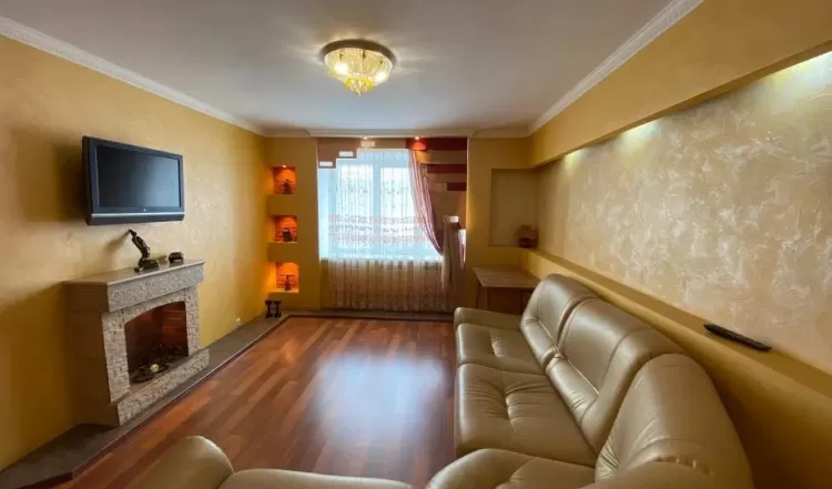 Продается двухкомнатная квартира в Новогуйвинске 