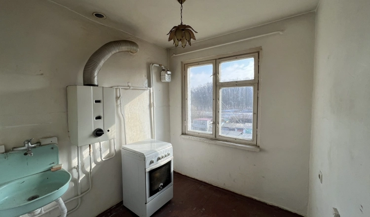 Продається 2 кімнатна квартира під ремонт в Житомирі