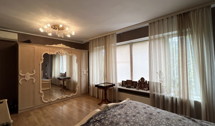 3-кімнатна квартира з АВТОНОМКОЮ в центрі Житомира р-н Житнього ринку