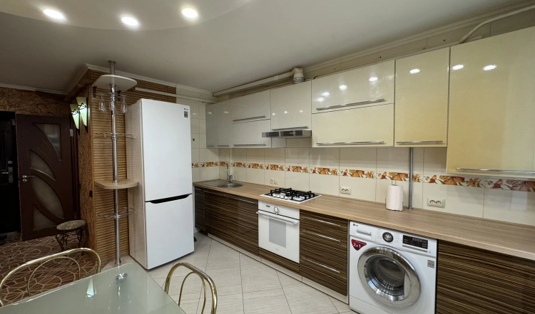ПРОДАЖ 1-кімнатної квартири, площею 35 м2, р-н ЖК Капучіно в місті Житомирі