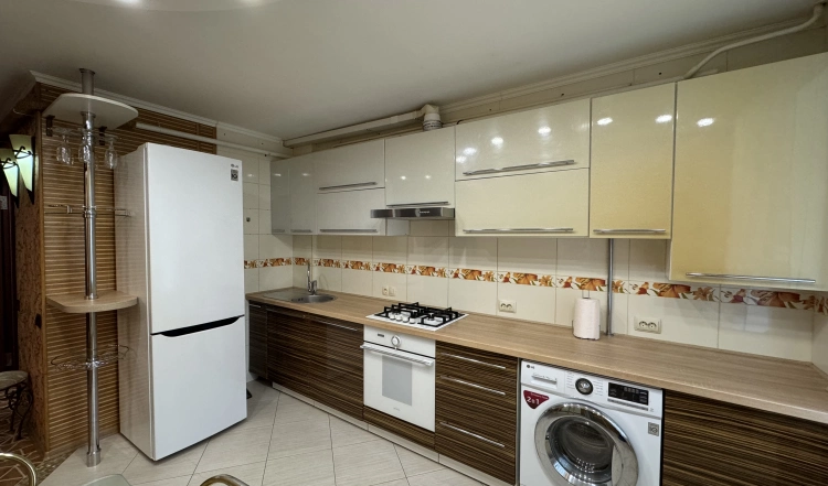 ПРОДАЖ 1-кімнатної квартири, площею 35 м2, р-н ЖК Капучіно в місті Житомирі