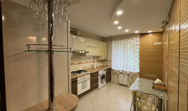 ПРОДАЖ 1-кімнатної квартири, площею 35 м2, р-н ЖК Капучіно в місті Житомирі