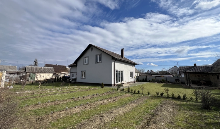 Продаж нового 2 х поверхового будинку в місті Житомир