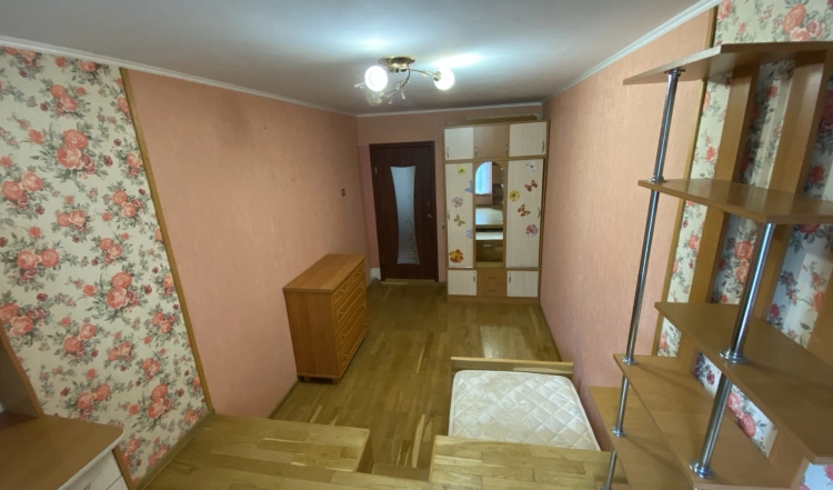 Продаж 2 кімнатної р-н Польова