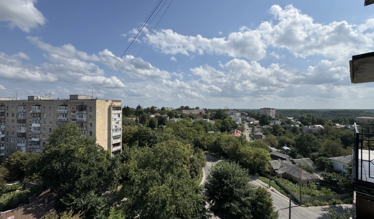 Продаж 3-х кімнатної квартири в центрі міста