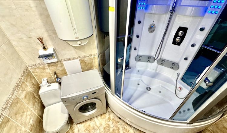 Продаж 3-х кімнатної квартири в центрі міста