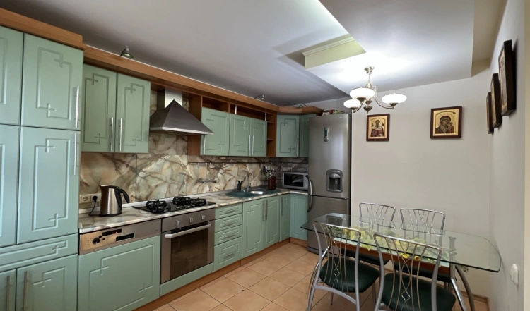 Оренда 3-х кімнатної квартири в центрі міста 