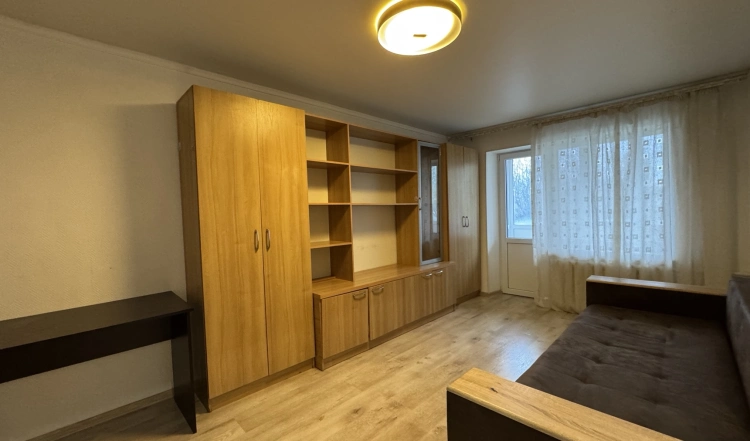 Продаж 1 кімнатної квартири на Київській