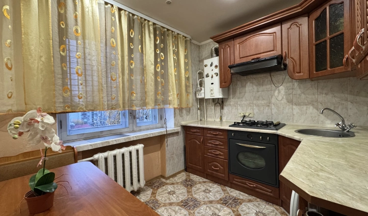 Продаж 2 кімнатної квартири в самому центрі Житомира