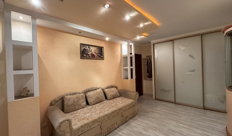 Продаж 2 кімнатної квартири в самому центрі Житомира