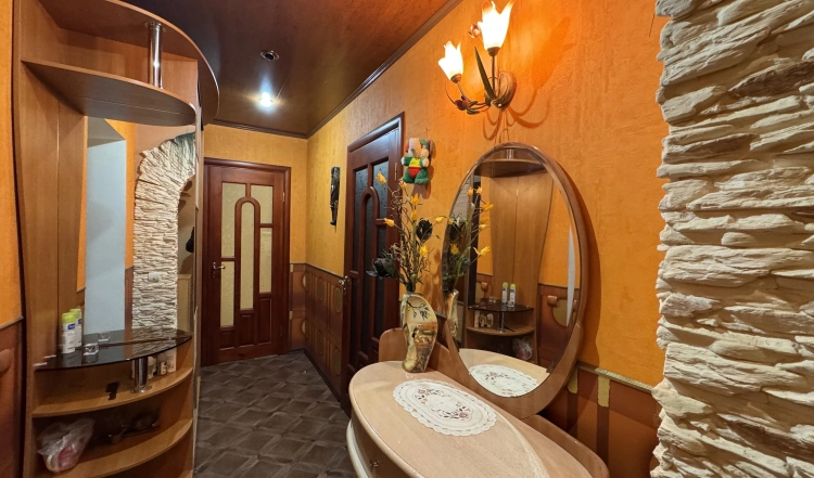 Продаж 2 кімнатної квартири в самому центрі Житомира