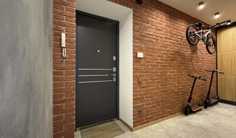 ЕКСКЛЮЗИВНА КВАРТИРА 105 м² історичний центр Житомир