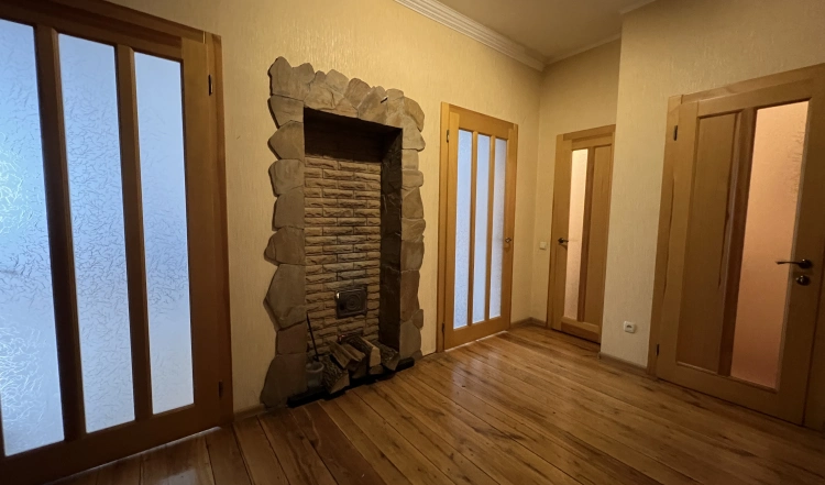 Продаж цегляного 2 поверхового будинку в Житомирі, район монастиря!