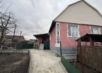 Продаж будинку зі зручностями, смт Вакуленчук, Житомирський район