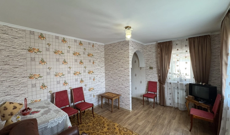 Продаж будинку зі зручностями поблизу Житомира!