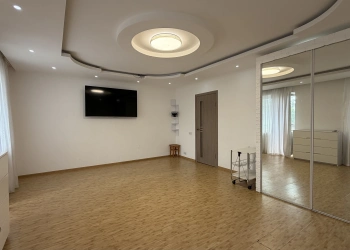 Продаж 2-кімнатної квартири 50 м² у центрі Житомира | Бульвар