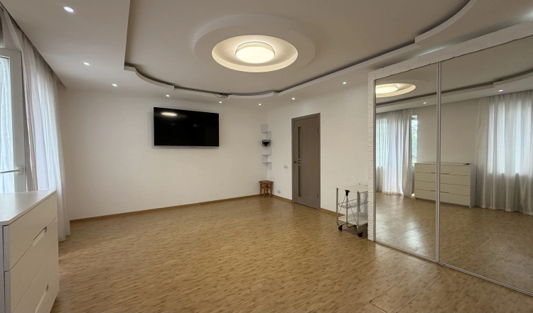 Продаж 2-кімнатної квартири 50 м² у центрі Житомира | Бульвар