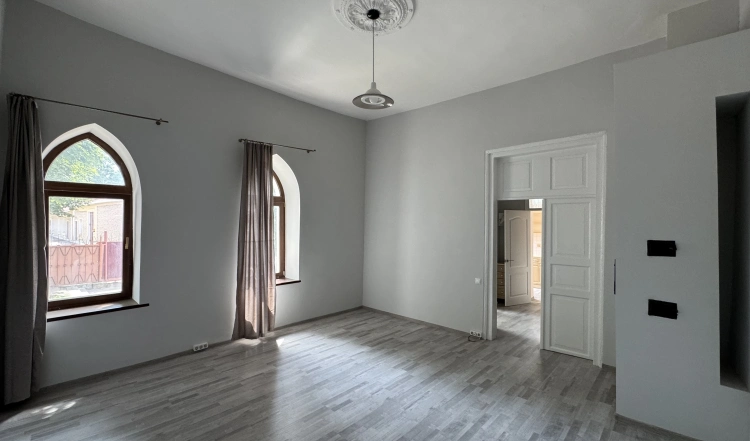 Продаж двох квартир за ціною однієї у центрі Житомира | 55 м² + 90 м² | Район Бульвару