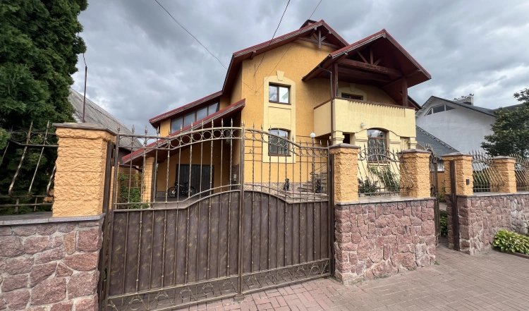 Продаж ексклюзивного будинку преміум класу в Житомирі!