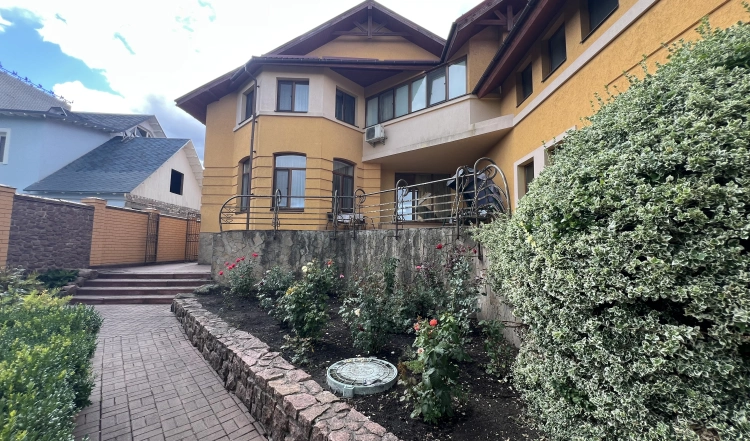Продаж ексклюзивного будинку преміум класу в Житомирі!