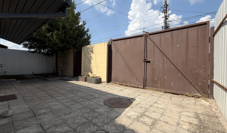 Продаж квартири з окремим входом і власним двором біля ЖК Домбровський | Житомир