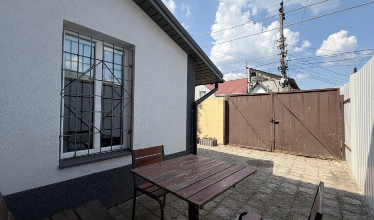 Продаж квартири з окремим входом і власним двором біля ЖК Домбровський | Житомир