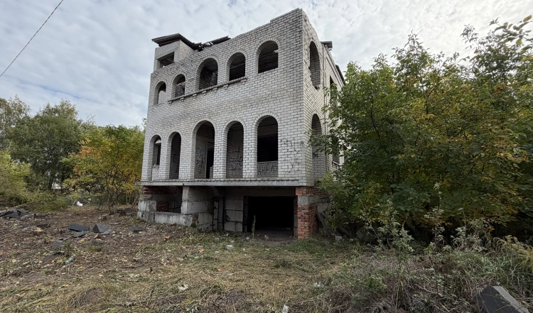 Продаж ділянки та будинку в гарній локації, поблизу Житомира!