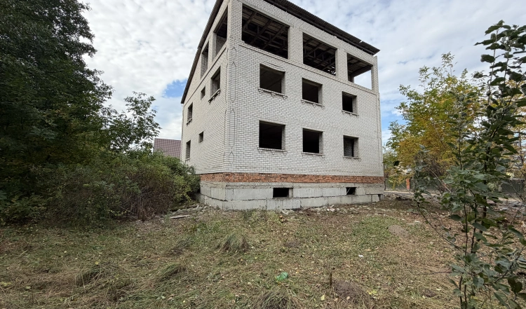 Продаж земельної ділянки 25 соток з триповерховою недобудовою у Глибочиці | EXCLUSIVE
