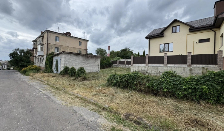 Продаж двох квартир у центрі Житомира — 145 м² та 4,5 сотки землі | EXCLUSIVE