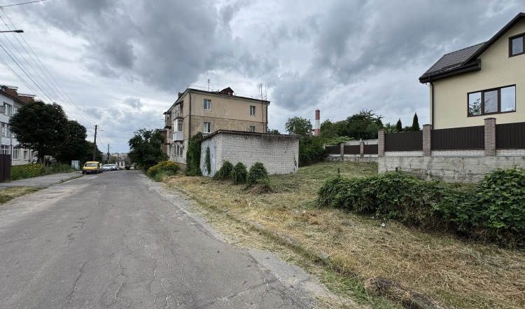 Продаж двох квартир у центрі Житомира — 145 м² та 4,5 сотки землі | EXCLUSIVE