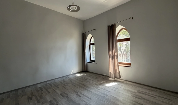 Продаж двох квартир у центрі Житомира — 145 м² та 4,5 сотки землі | EXCLUSIVE